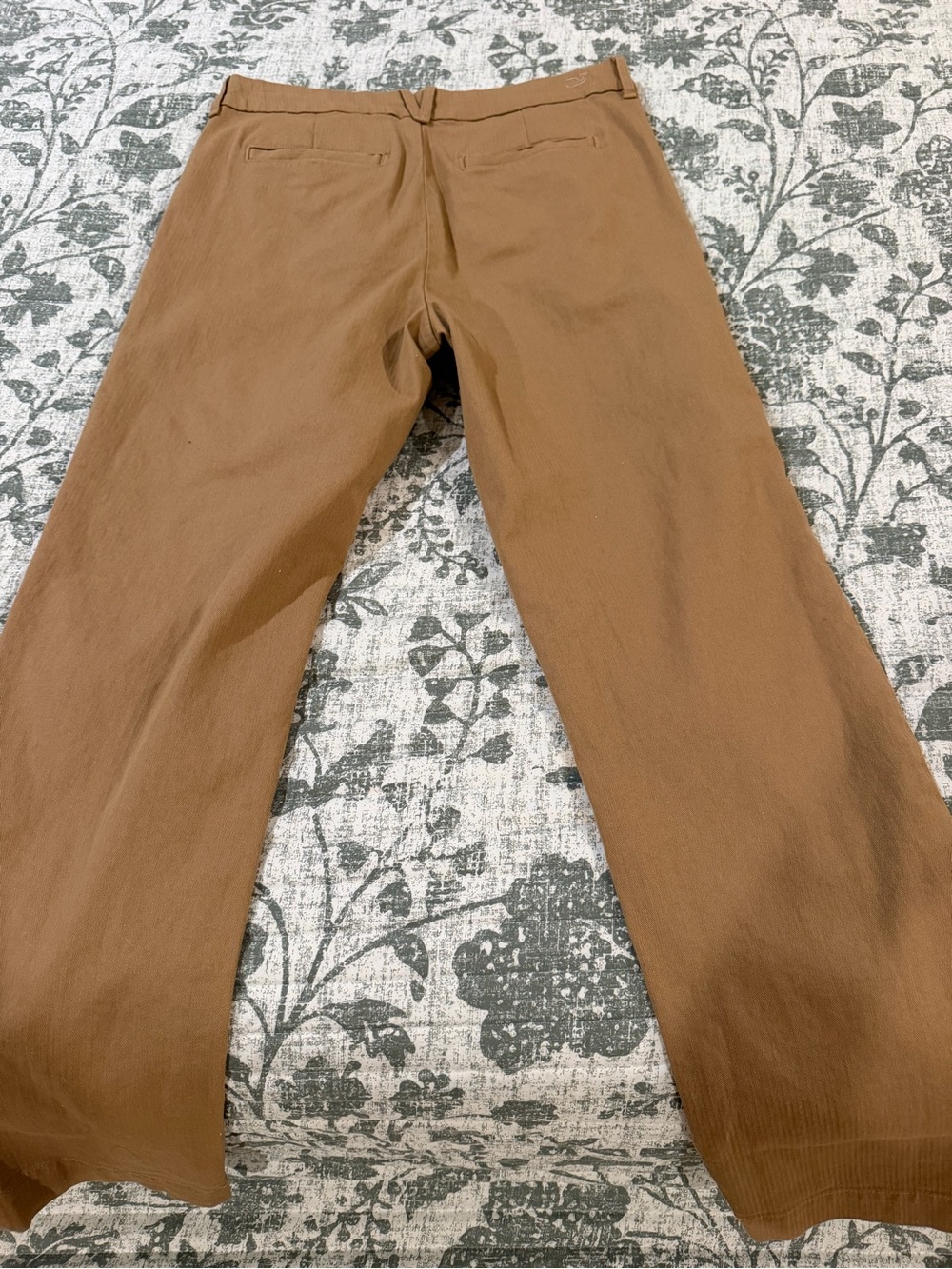 Vineyard Vines Women's Chinos in Camel Brown